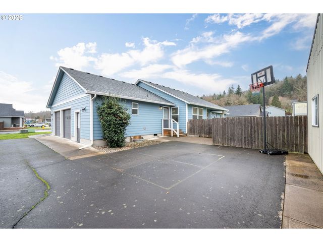270 RAINBOW Way, Kelso, WA 98626