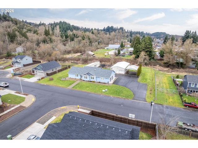 270 RAINBOW Way, Kelso, WA 98626