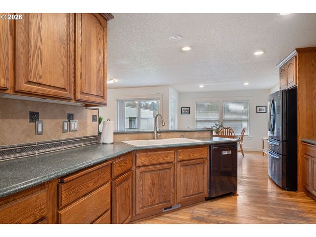 270 RAINBOW Way, Kelso, WA 98626