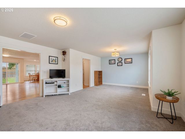 270 RAINBOW Way, Kelso, WA 98626