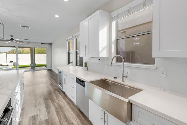 1644 E CIELO GRANDE Avenue, Phoenix, AZ 85024