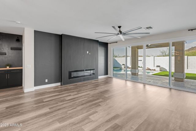 1644 E CIELO GRANDE Avenue, Phoenix, AZ 85024