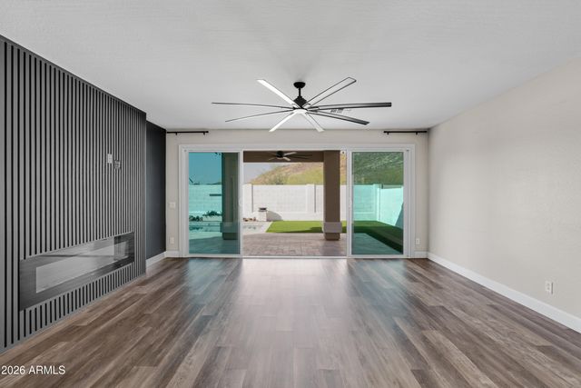 1644 E CIELO GRANDE Avenue, Phoenix, AZ 85024