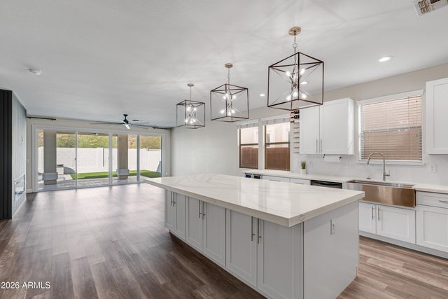 1644 E CIELO GRANDE Avenue, Phoenix, AZ 85024