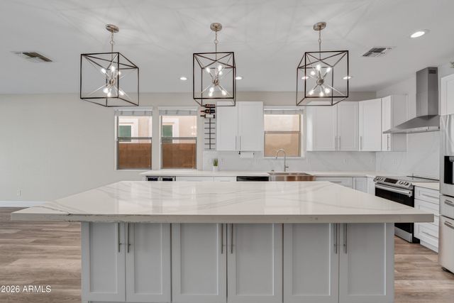 1644 E CIELO GRANDE Avenue, Phoenix, AZ 85024