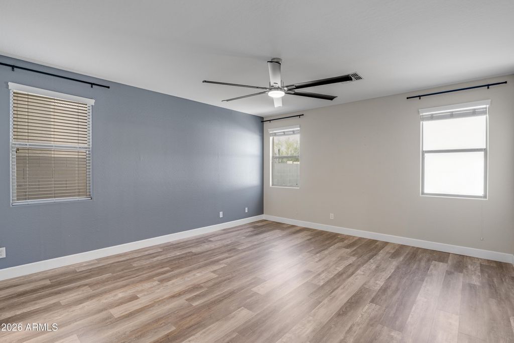 Image 23 of property listing at 1644 E CIELO GRANDE Avenue, Phoenix, AZ 85024