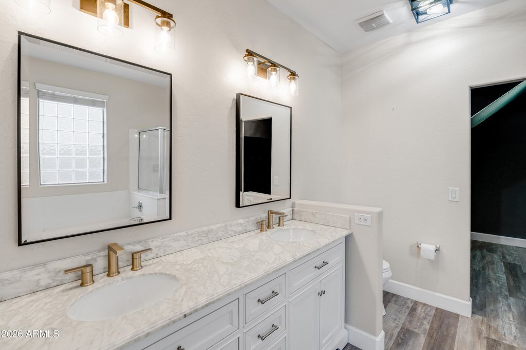 Image 27 of property listing at 1644 E CIELO GRANDE Avenue, Phoenix, AZ 85024