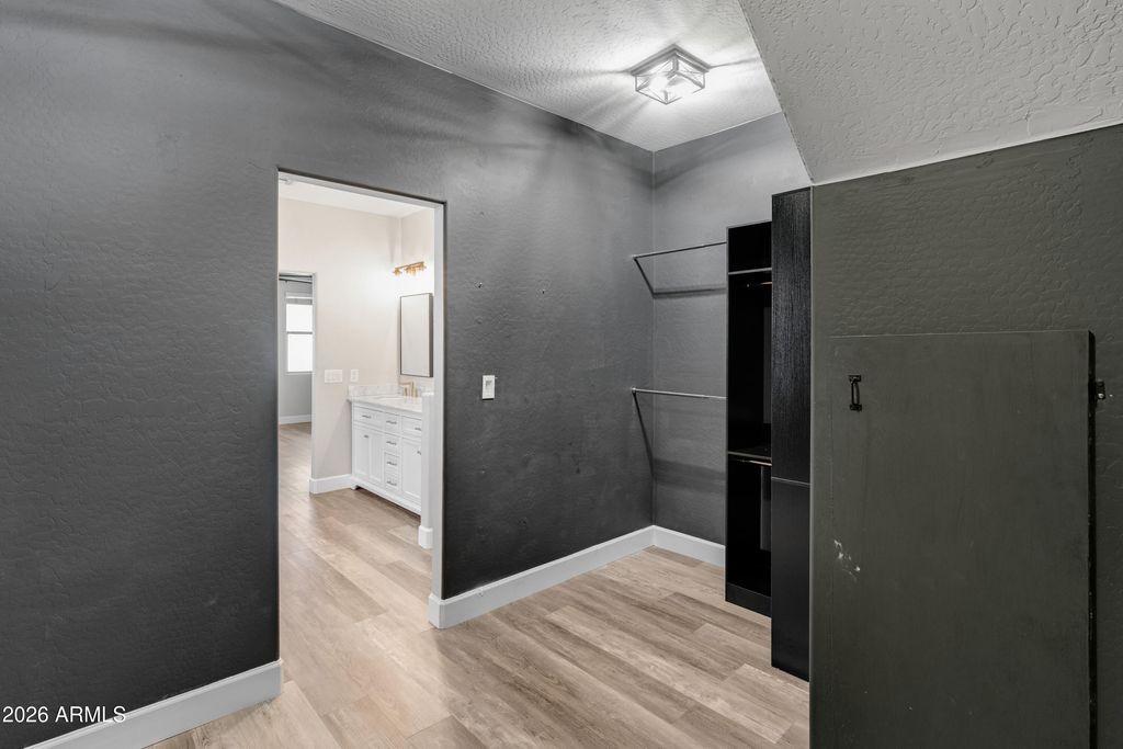 Image 31 of property listing at 1644 E CIELO GRANDE Avenue, Phoenix, AZ 85024