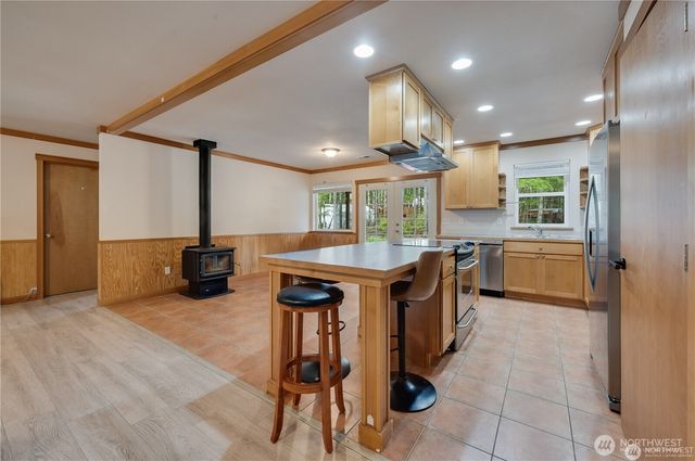 8993 SW Lake Flora Road, Port Orchard, WA 98367