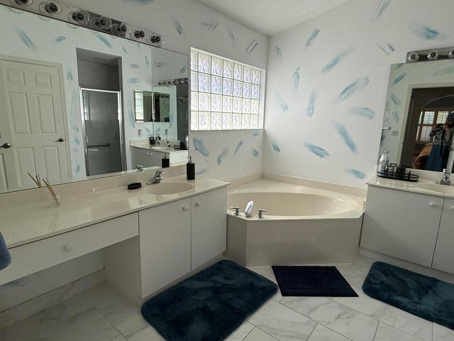 5730 Royal Club Drive, Boynton Beach, FL 33437