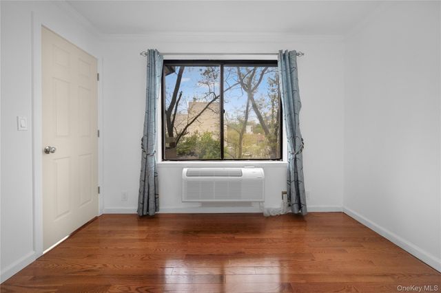 141 Great Neck Road 2G, Great Neck, NY 11021