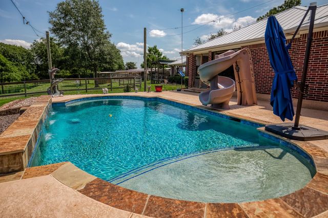 38134 Canty Road, Hempstead, TX 77445