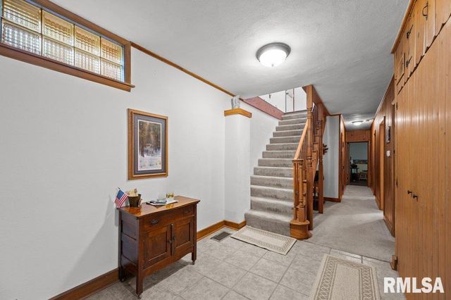 9821 ROUTE 150 Route E, Coal Valley, IL 61240