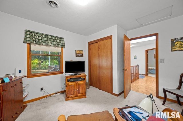 9821 ROUTE 150 Route E, Coal Valley, IL 61240