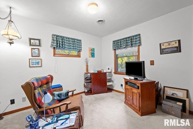 9821 ROUTE 150 Route E, Coal Valley, IL 61240