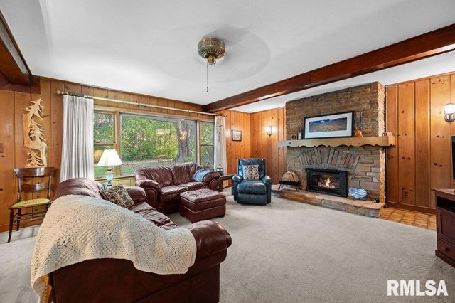 9821 ROUTE 150 Route E, Coal Valley, IL 61240