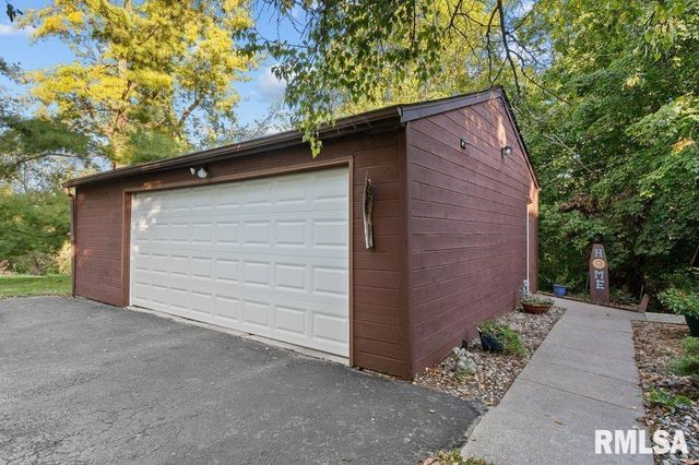 9821 ROUTE 150 Route E, Coal Valley, IL 61240