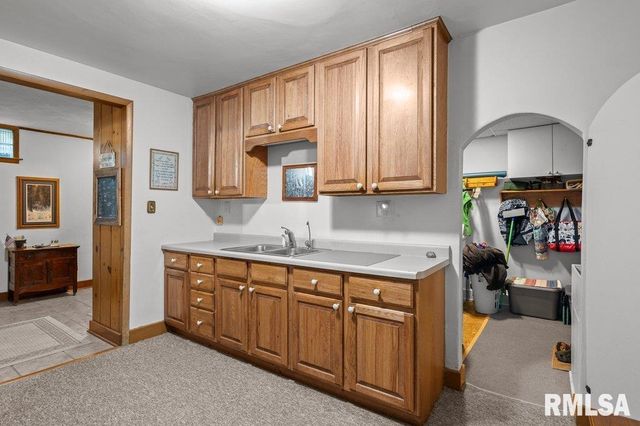 9821 ROUTE 150 Route E, Coal Valley, IL 61240