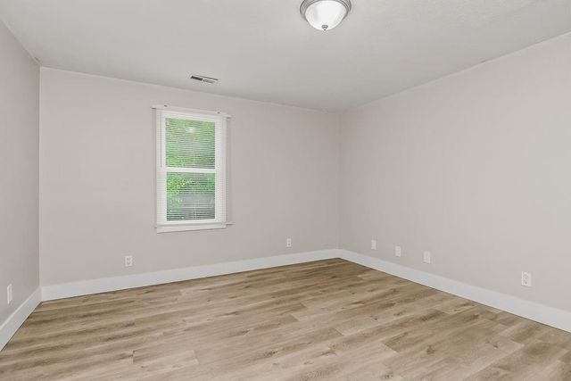 5201 NE 45th Terrace, Kansas City, MO 64117
