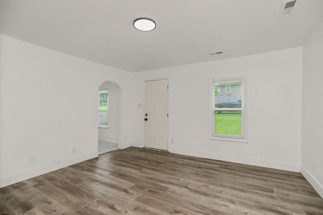 5201 NE 45th Terrace, Kansas City, MO 64117