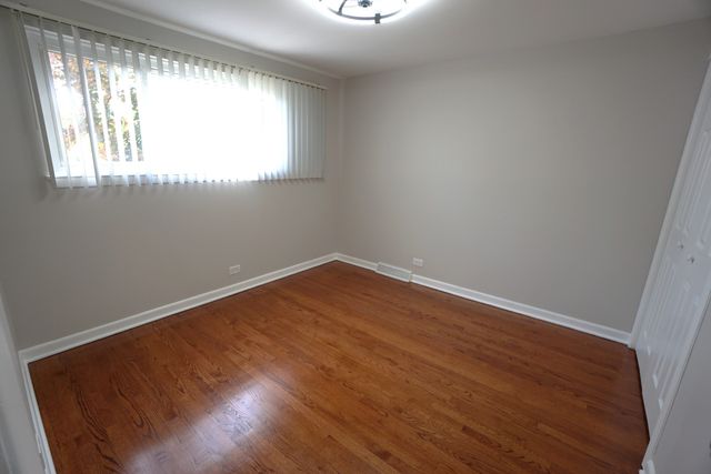 203 Valerie Court, Glenview, IL 60025