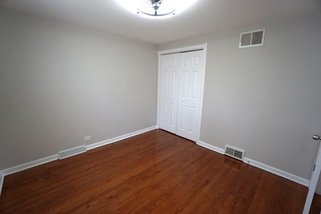 203 Valerie Court, Glenview, IL 60025