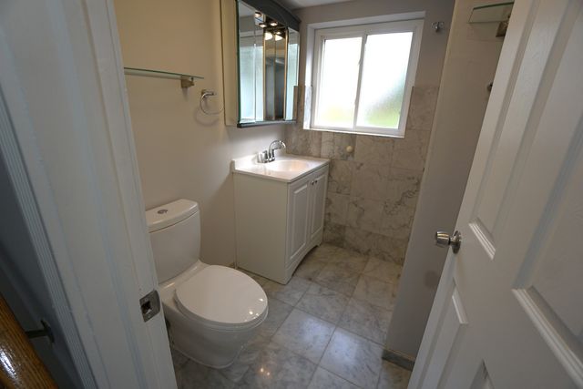 203 Valerie Court, Glenview, IL 60025