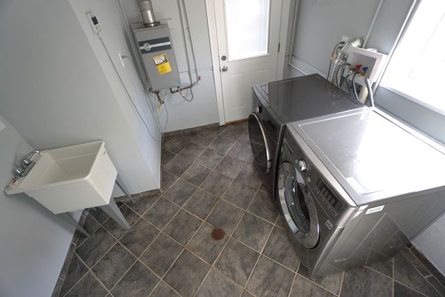 203 Valerie Court, Glenview, IL 60025