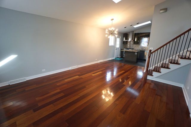 203 Valerie Court, Glenview, IL 60025