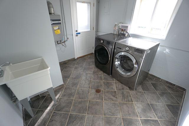 203 Valerie Court, Glenview, IL 60025