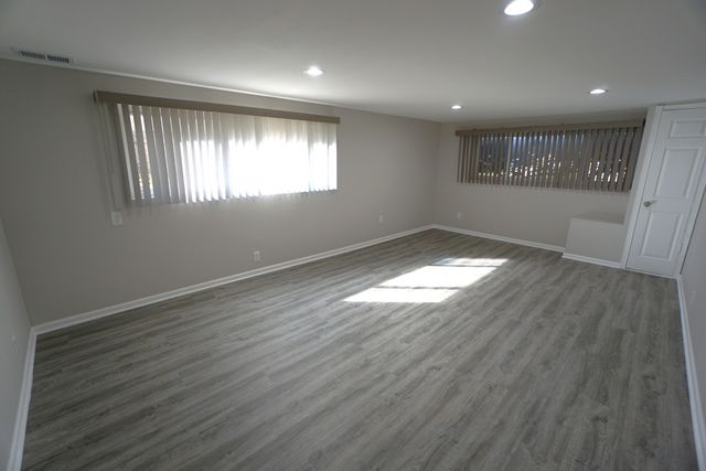 203 Valerie Court, Glenview, IL 60025