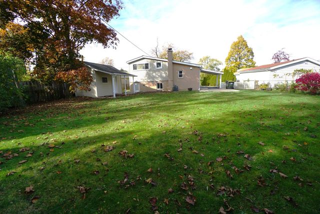 203 Valerie Court, Glenview, IL 60025