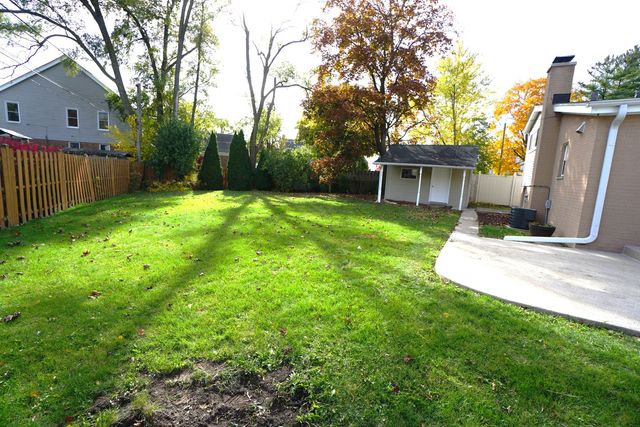 203 Valerie Court, Glenview, IL 60025