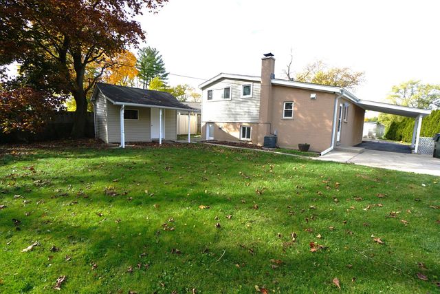 203 Valerie Court, Glenview, IL 60025