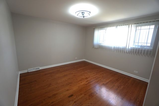 203 Valerie Court, Glenview, IL 60025