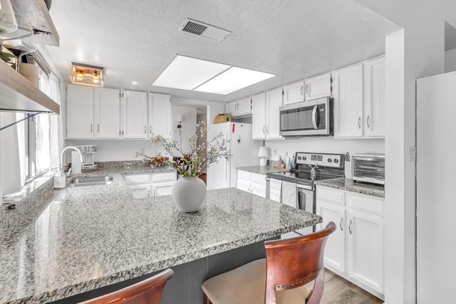 10908 Kielich Avenue NE, Albuquerque, NM 87111
