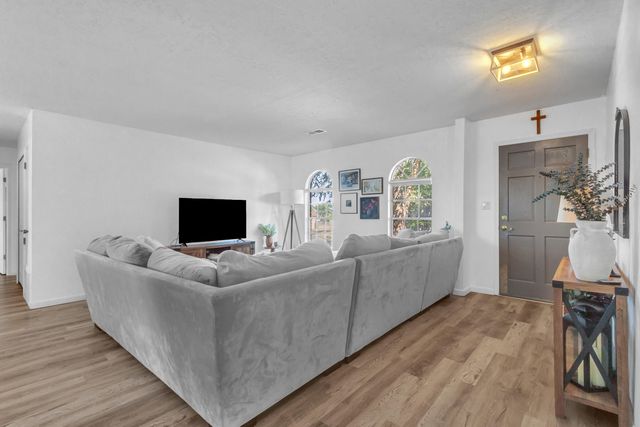 10908 Kielich Avenue NE, Albuquerque, NM 87111