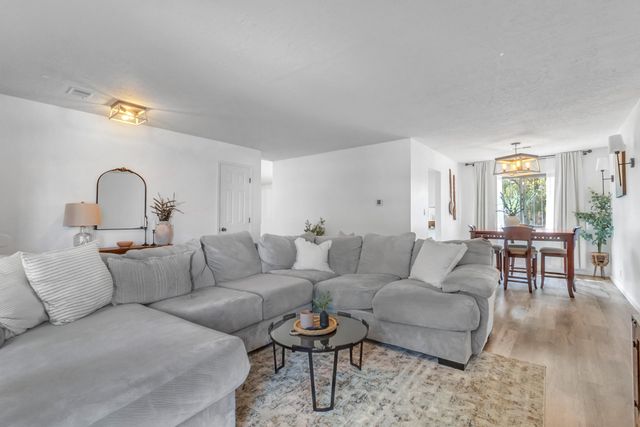 10908 Kielich Avenue NE, Albuquerque, NM 87111