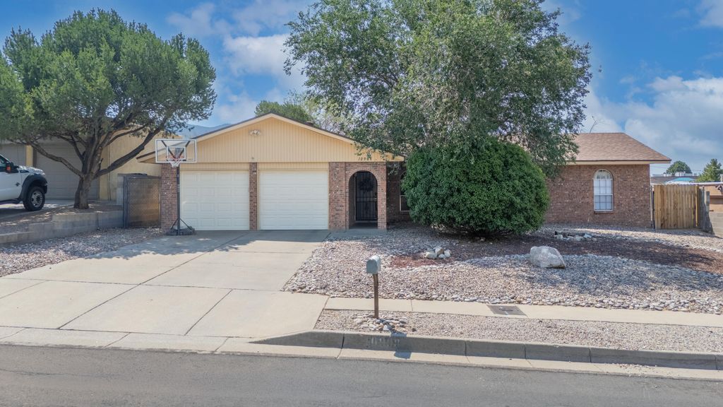 10908 Kielich Avenue NE, Albuquerque, NM 87111