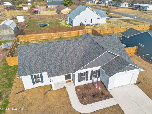 404 Fifth Street, Maysville, NC 28555