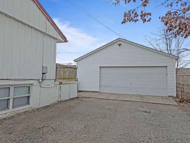 1124 Bookwalter Avenue, New Carlisle, OH 45344
