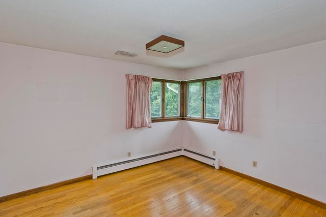 233 Lathrop St, South Hadley, MA 01075