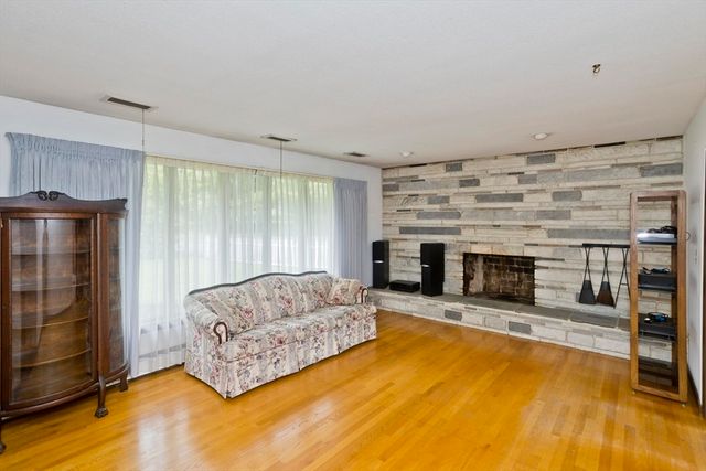 233 Lathrop St, South Hadley, MA 01075