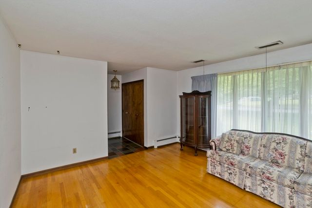 233 Lathrop St, South Hadley, MA 01075