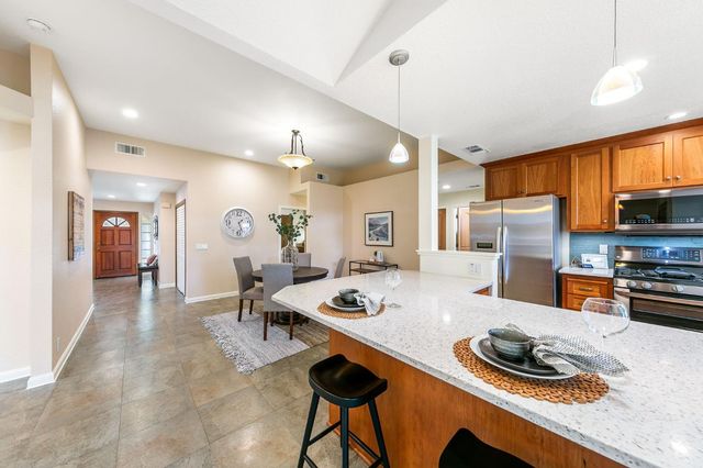 2216 La Mesa Ct, Davis, CA 95618