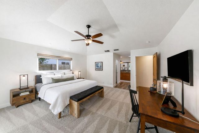 2216 La Mesa Ct, Davis, CA 95618