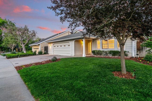 2216 La Mesa Ct, Davis, CA 95618