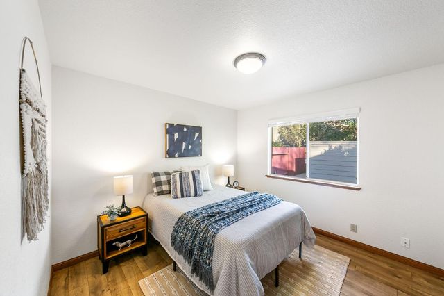 2216 La Mesa Ct, Davis, CA 95618