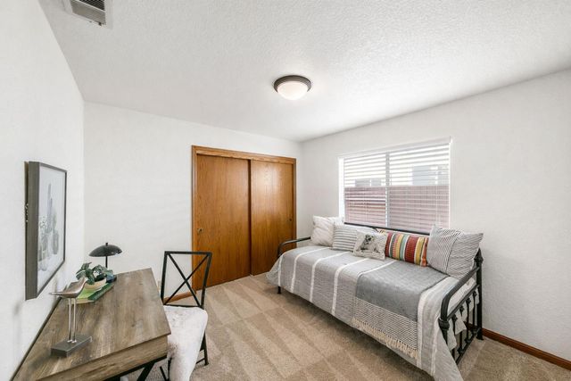 2216 La Mesa Ct, Davis, CA 95618