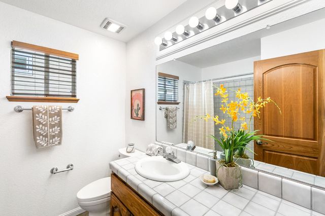 2216 La Mesa Ct, Davis, CA 95618